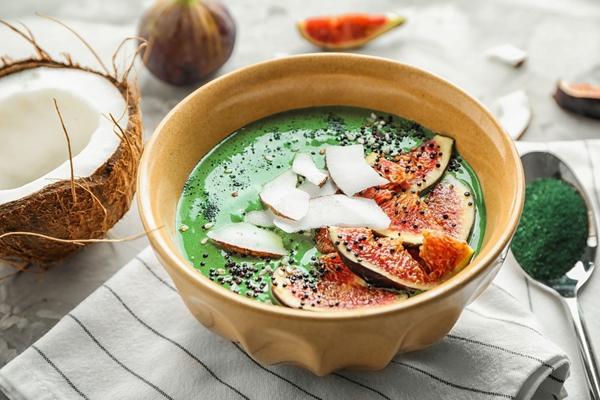 Spirulina smoothie bowl image