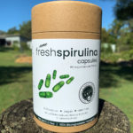 Spirulina capsules cylinder front image